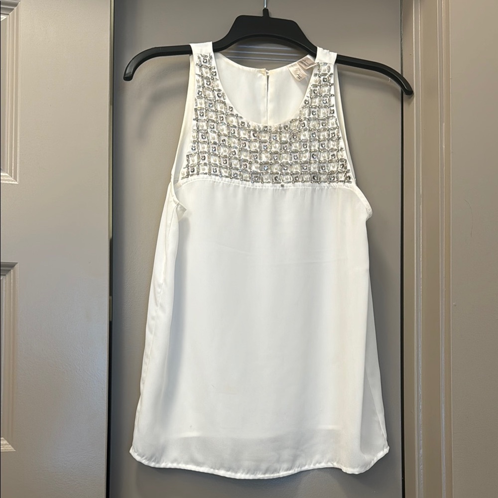 Elegant White Sleeveless Top